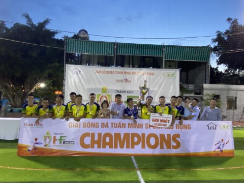 Quốc Triệu FC đoạt cúp vô địch HF Decor