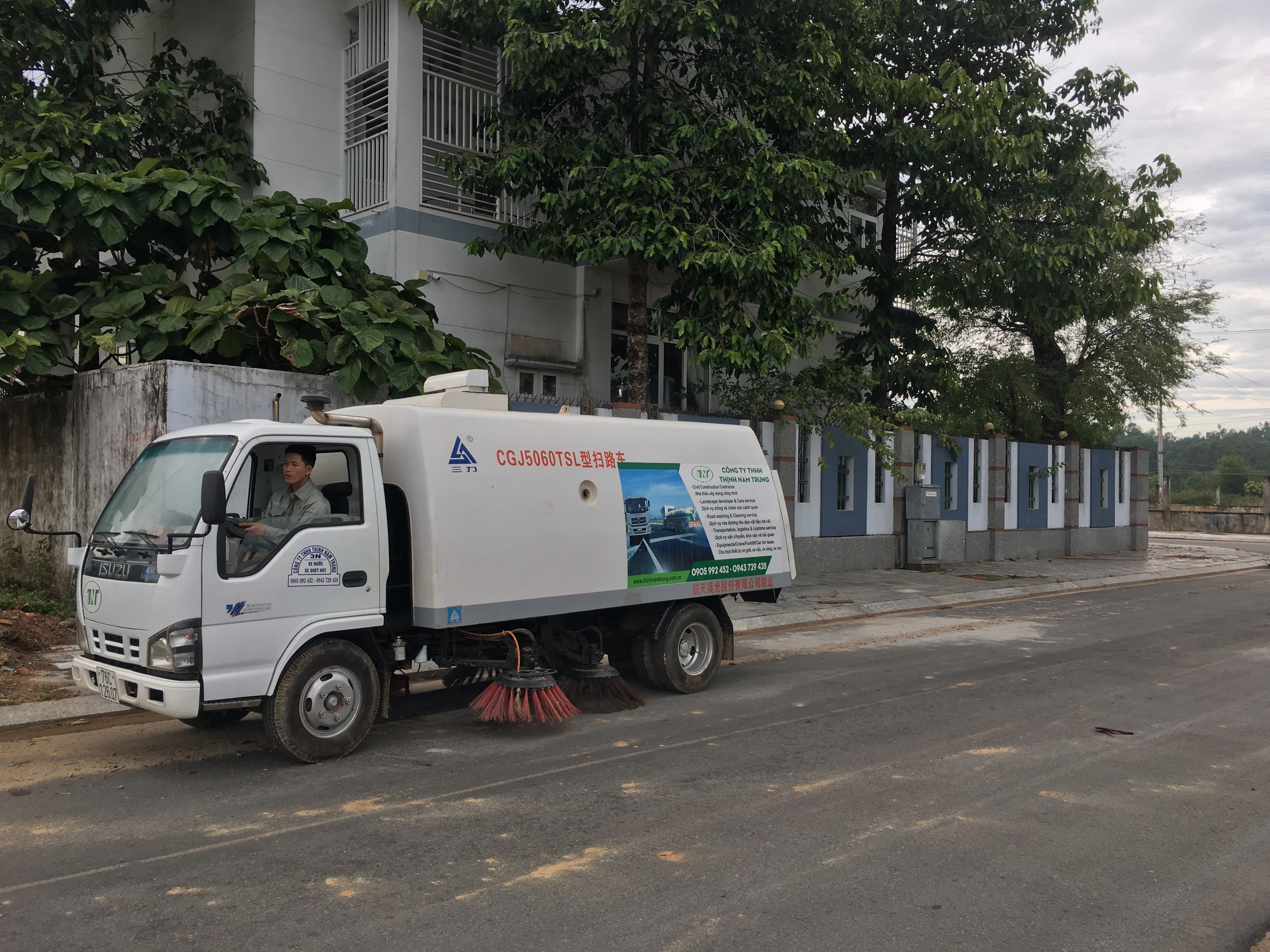 Xe Quét đường Thinh Nam Trung