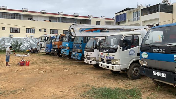 Mùa nắng nóng đã bắt đầu tăng nhiệt, sứ mệnh của Thịnh Nam Trung là mang lại màu xanh của không gian và một môi trường trong lành bằng những chuyến xe nước và triệt tiêu bụi bặm nơi công trường dưới cái nắng gay gắt của miền trung!