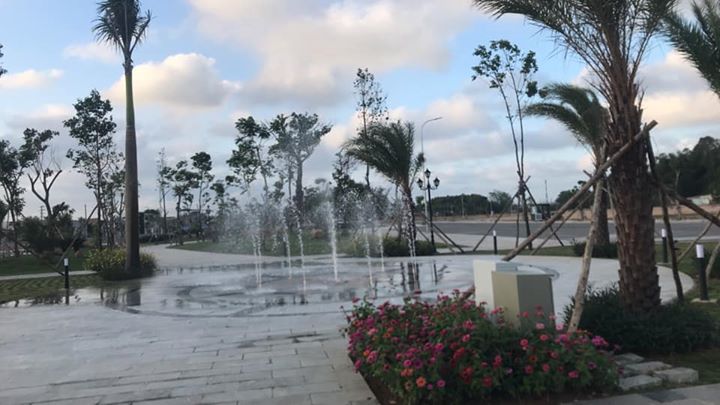 Tiếp tục thực hiện xanh hoá đô thị, giữ vững mật độ cây xanh công viên theo đúng quy hoạch từ cam kết mạnh mẽ của Chủ Đầu Tư - Công ty Cổ Phần Đầu Tư 577 và tinh thần làm việc trách nhiệm của Thịnh Nam Trung tại 02 gói thầu: Thi công công viên cây xanh và VSCN tại Dự án