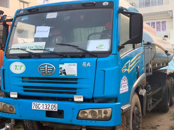 Mùa nắng nóng đã bắt đầu tăng nhiệt, sứ mệnh của Thịnh Nam Trung là mang lại màu xanh của không gian và một môi trường trong lành bằng những chuyến xe nước và triệt tiêu bụi bặm nơi công trường dưới cái nắng gay gắt của miền trung!