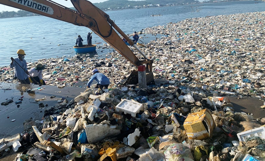 thu gom rac thai sa huynh (7)