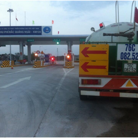 Phun rửa mặt đường, cảnh quan Cao Tốc Đà Nẵng Quảng Ngãi