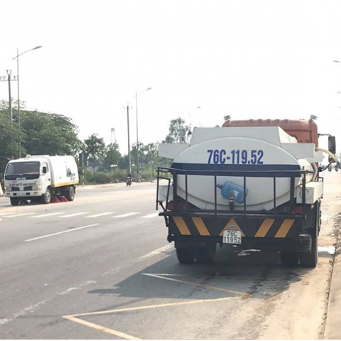 Thi công vệ sinh và cảnh quan đường Hoàng Sa TP Quảng Ngãi